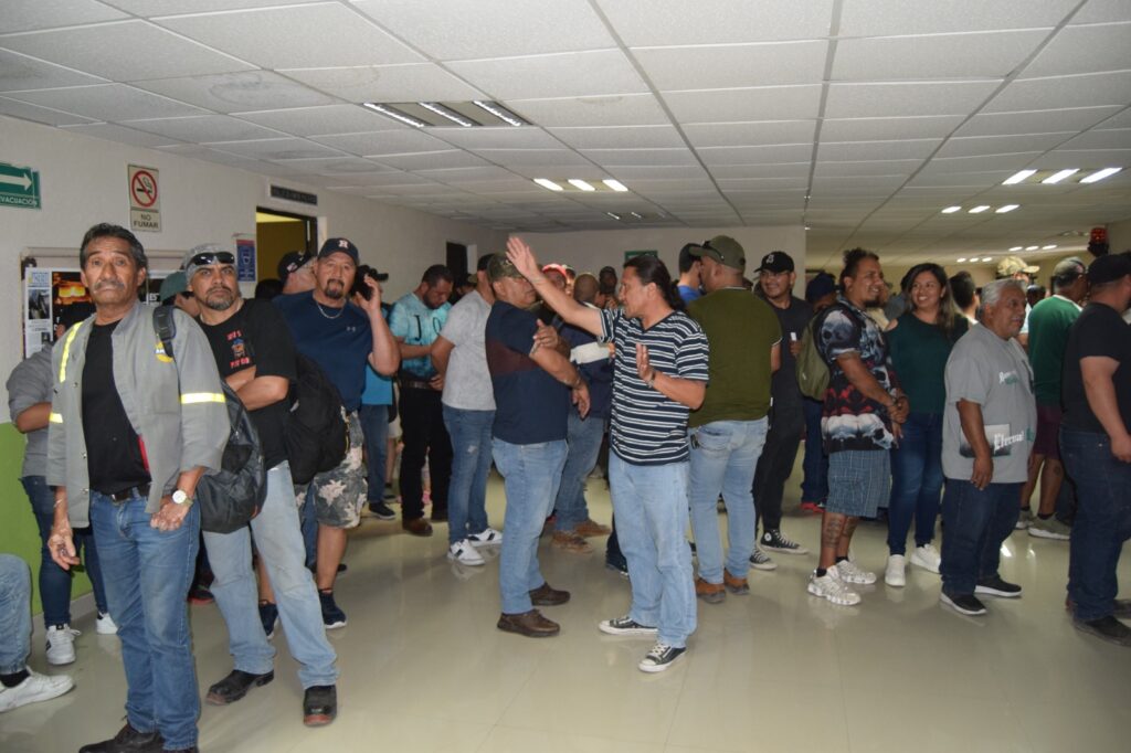 Esperamos justicia: Extrabajadores de AHMSA mantienen la lucha 1 WhatsApp Image 2024 12 02 at 17.42.57 1