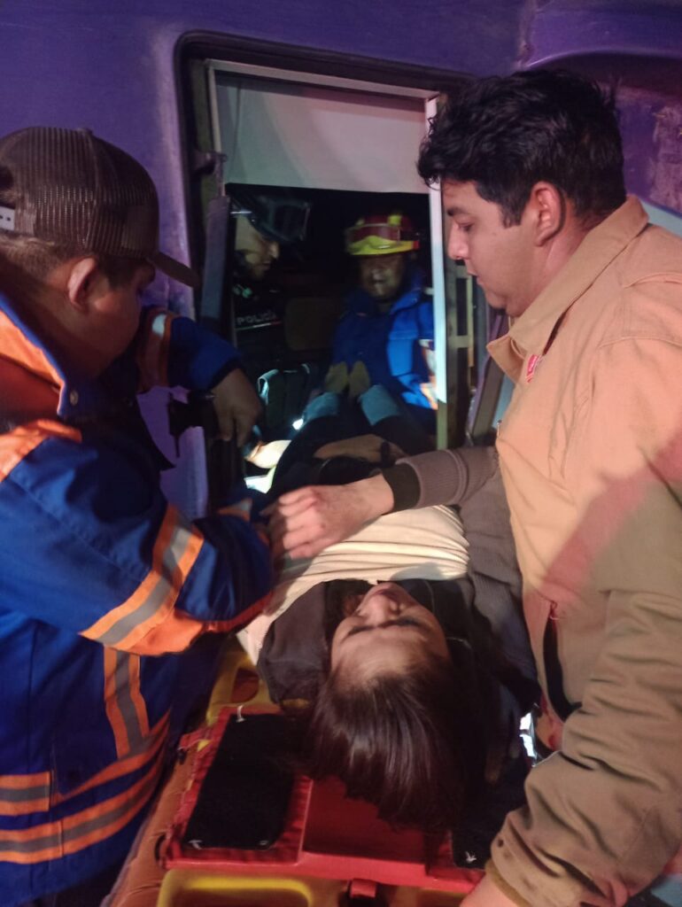 Volcadura de autobús en carretera Monclova-Sabinas deja un muerto y cinco heridos 1 rescate en accidente autobus sabinas