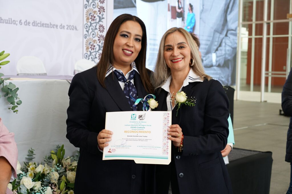 Reconoce IMSS Coahuila trayectoria y labor de sus trabajadores de Nutrición, Trabajo Social y Asistentes Médicos 2 WhatsApp Image 2024 12 06 at 16.17.45 1