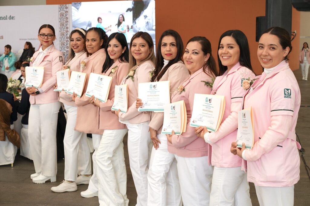 Reconoce IMSS Coahuila trayectoria y labor de sus trabajadores de Nutrición, Trabajo Social y Asistentes Médicos 6 Reconoce IMSS Coahuila trayectoria y labor de sus trabajadores de Nutrición, Trabajo Social y Asistentes Médicos