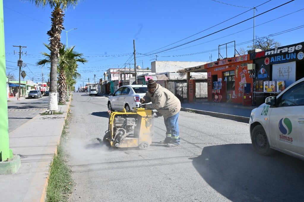 Sari Pérez inicia bacheo en la avenida Porfirio Díaz para mejorar la movilidad en Frontera 2 IMG 4158