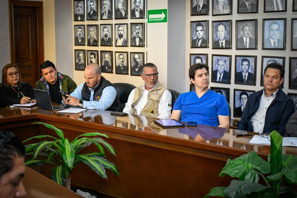 Carlos Villarreal activa operativos ante la llegada de onda gélida en Monclova 1 WhatsApp Image 2025 01 18 at 18.42.50 1