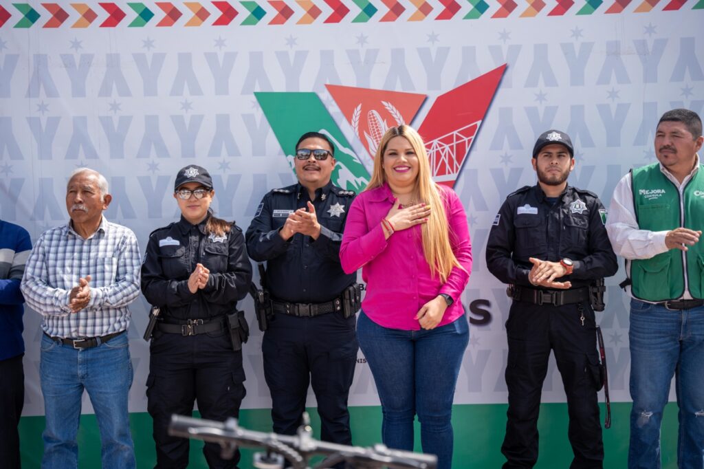 Yesica Sifuentes entrega bicicletas eléctricas a policías de Castaños 1 WhatsApp Image 2025 02 28 at 15.37.16 1