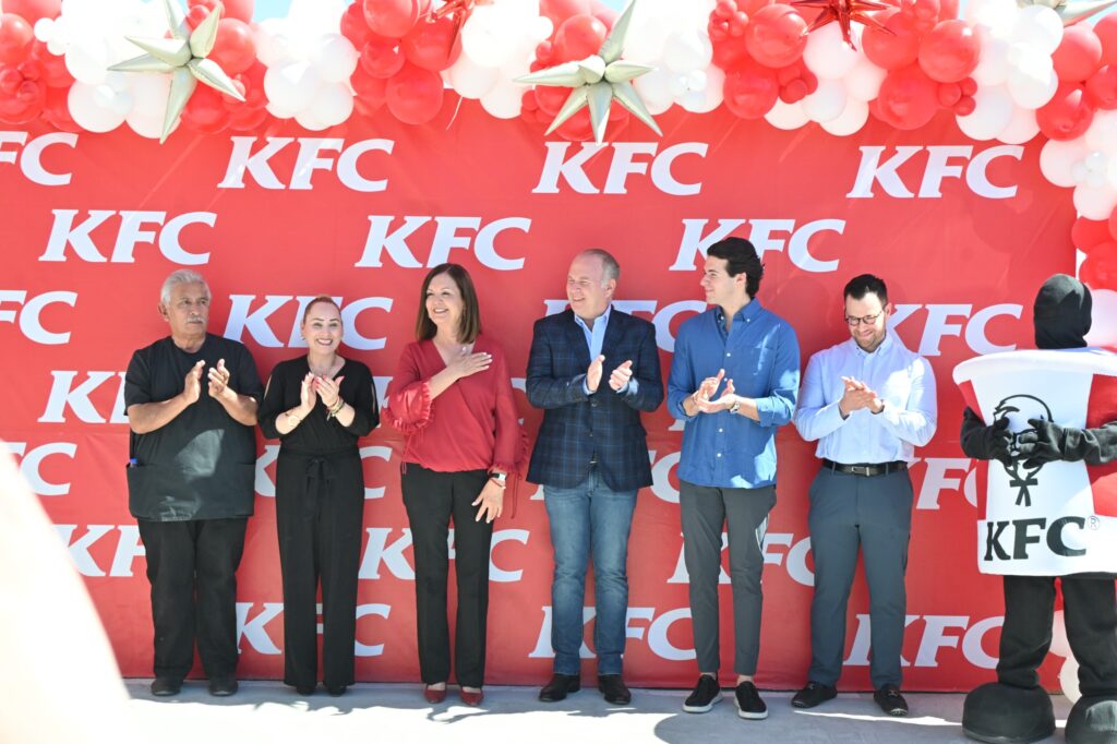 KFC abre sus puertas en Frontera, generando empleo y fortaleciendo la economía 2 Imagen de WhatsApp 2025 03 12 a las 14.57.35 436da7db