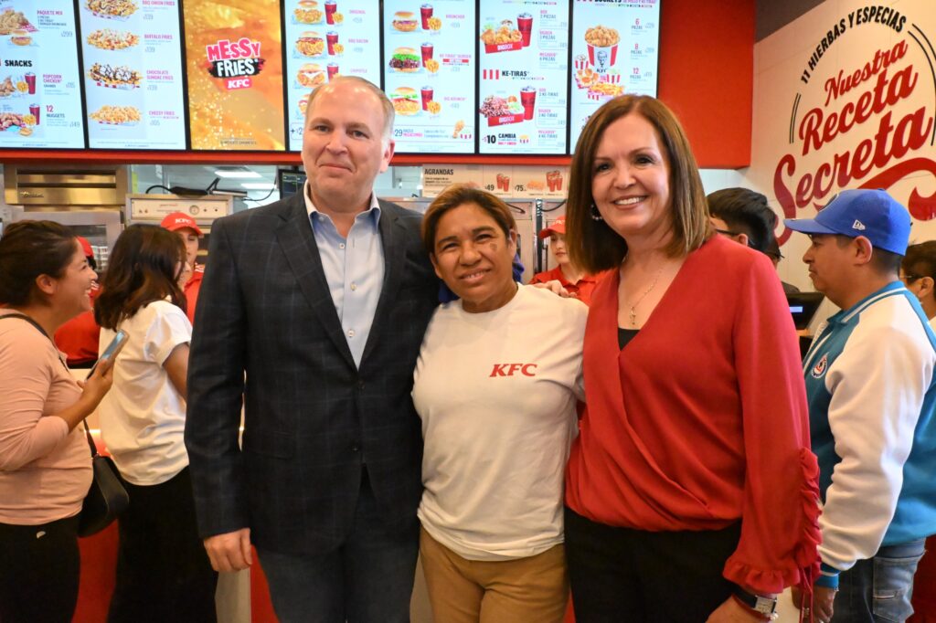 KFC abre sus puertas en Frontera, generando empleo y fortaleciendo la economía 1 Imagen de WhatsApp 2025 03 12 a las 14.57.36 29e248eb