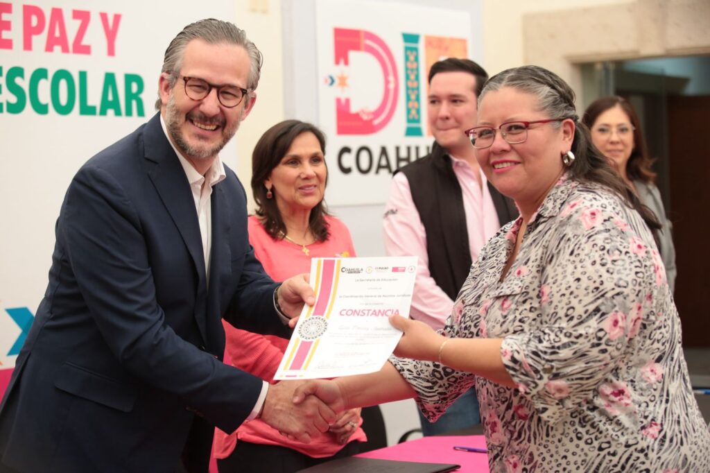 Firman convenio en Coahuila para impulsar la cultura de paz en las escuelas 1 WhatsApp Image 2025 03 16 at 16.37.25 1