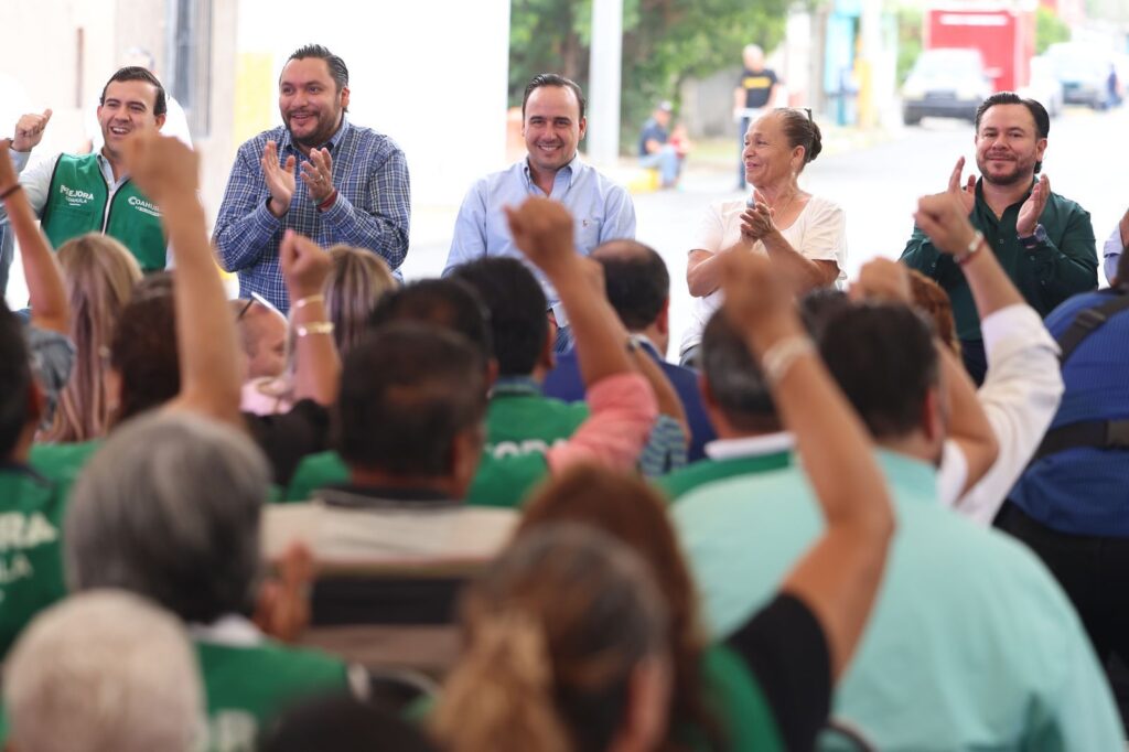 Entregan Manolo Jiménez y Carlos Villarreal recarpeteo en colonia Estancias de Santa Ana 1 Imagen de WhatsApp 2025 04 24 a las 18.49.23 5dcb631d