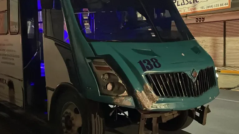 Accidente entre camión urbano y vehículo de aplicación deja una mujer lesionada en Saltillo 1 38436bf3 6d4d 402d 92ca d820fc827c85 1 11985541 20250521042439 1 edited 1