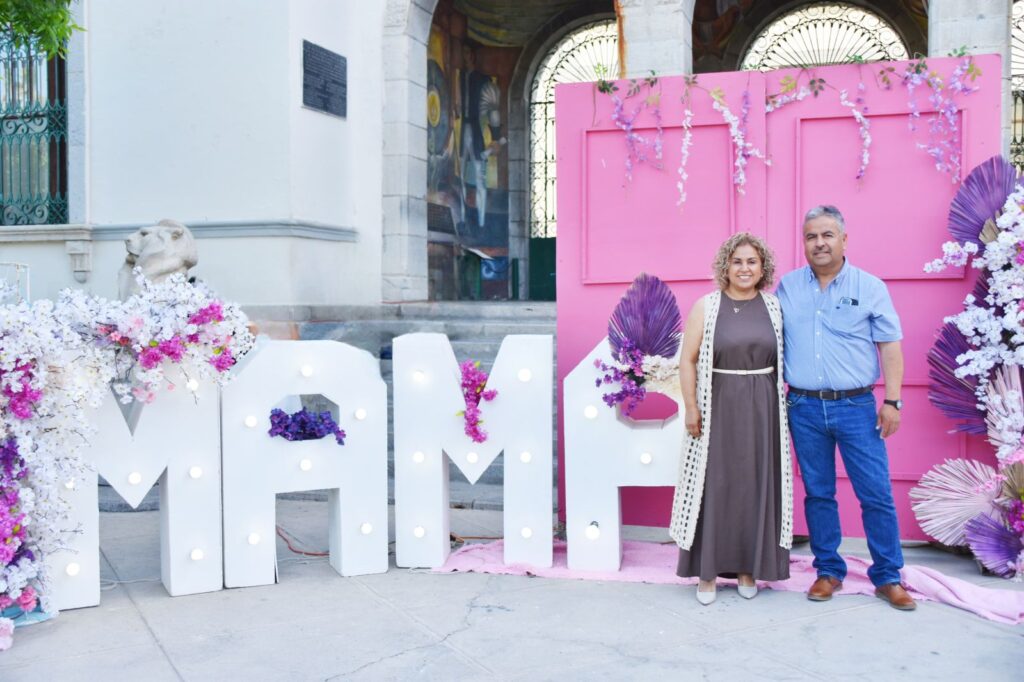 Víctor Leija celebra a las madres de Cuatro Ciénegas con emotivo y mágico festejo 1 WhatsApp Image 2025 05 09 at 20.01.31