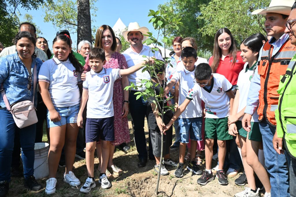 Manolo Jiménez y Sari Pérez reafirman su compromiso con un Frontera más verde 2 Imagen de WhatsApp 2025 06 14 a las 15.05.02 2c62b6d7