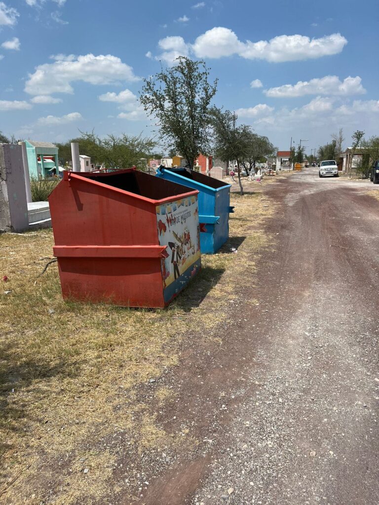 Fronterenses recuerdan a sus padres fallecidos en un panteón limpio y seguro 2 Imagen de WhatsApp 2025 06 15 a las 16.25.53 e092778f