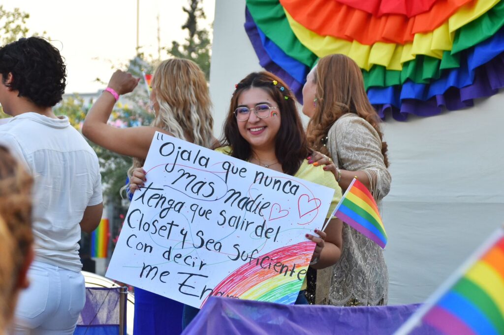 Cuatro Ciénegas realiza su primera caminata por la visibilidad y respeto a la comunidad LGBT+ 1 WhatsApp Image 2025 06 29 at 13.14.13